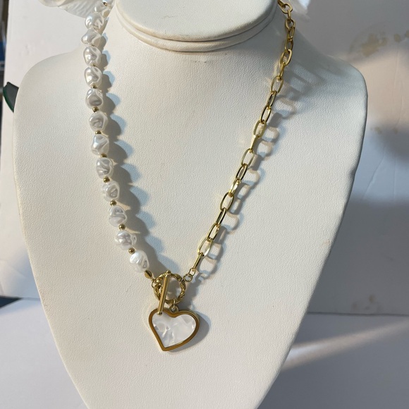 CLOVER NECKLACE - Picture 3 of 14